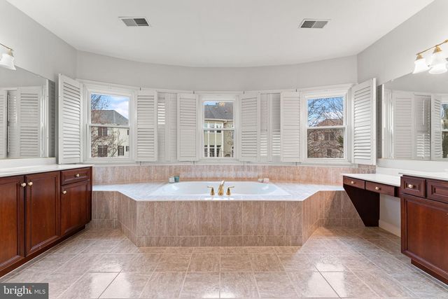8441 LINK HILLS LOOP, Gainesville, VA 20155