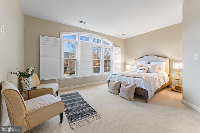 8441 LINK HILLS LOOP, Gainesville, VA 20155