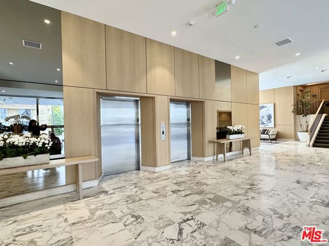 999 N Doheny Drive 1001, West Hollywood, CA 90069