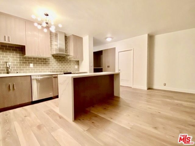 999 N Doheny Drive 1001, West Hollywood, CA 90069