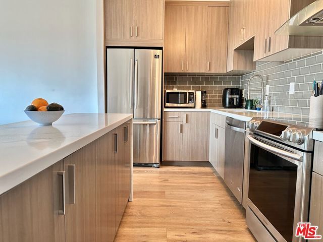 999 N Doheny Drive 1001, West Hollywood, CA 90069