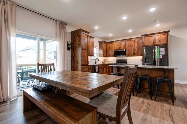 2720 W Osprey Drive, Ozark, MO 65721