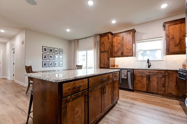 2720 W Osprey Drive, Ozark, MO 65721