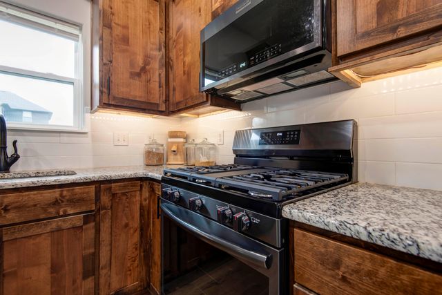 2720 W Osprey Drive, Ozark, MO 65721