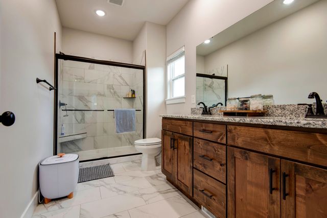 2720 W Osprey Drive, Ozark, MO 65721