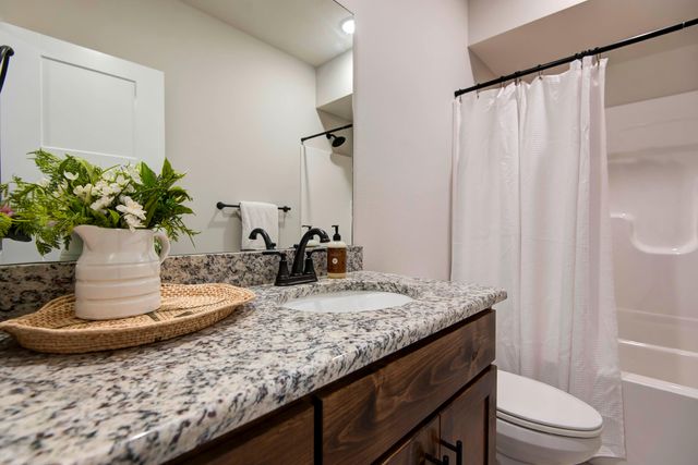 2720 W Osprey Drive, Ozark, MO 65721