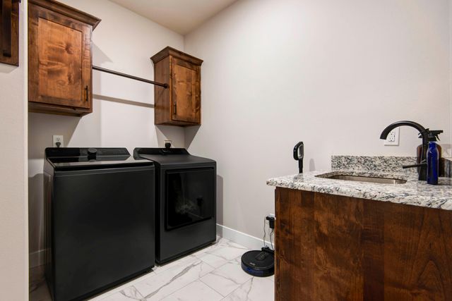 2720 W Osprey Drive, Ozark, MO 65721