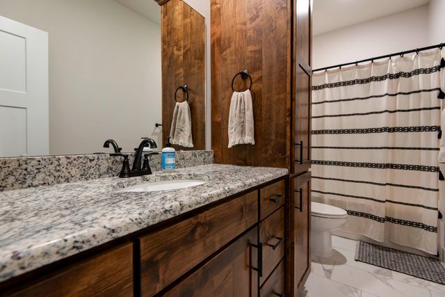 2720 W Osprey Drive, Ozark, MO 65721