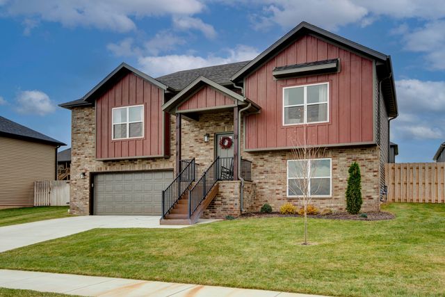 2720 W Osprey Drive, Ozark, MO 65721