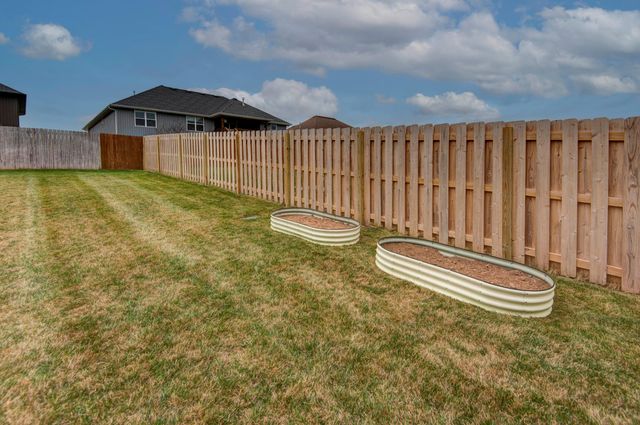 2720 W Osprey Drive, Ozark, MO 65721