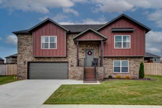 2720 W Osprey Drive, Ozark, MO 65721