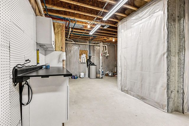 1164 Hawkins Court, Kalamazoo, MI 49009