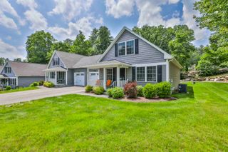 8 Cedar Way # B, Goffstown, NH 03045