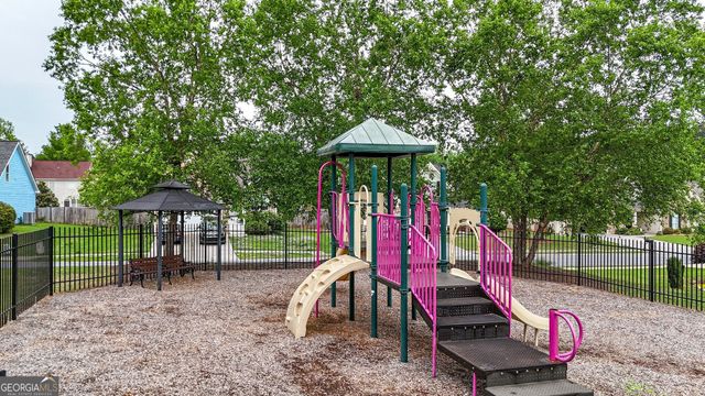 12 Winchester Avenue, Adairsville, GA 30103
