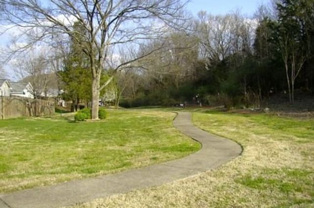 802 Marquette Dr, Nashville, TN 37205