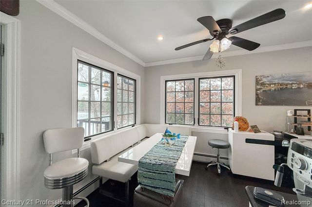 910 W Pine Tree Road, Lake Orion, MI 48362