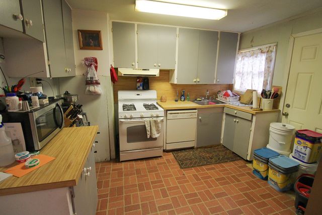 204 Roosevelt, Hooks, TX 75561