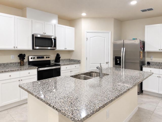 2820 BIG SUR ROAD, Davenport, FL 33837