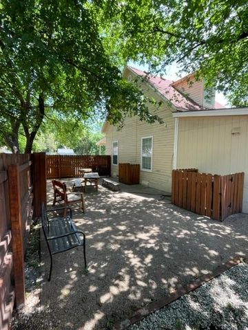 208 Medina ST, Austin, TX 78702