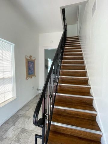 208 Medina ST, Austin, TX 78702