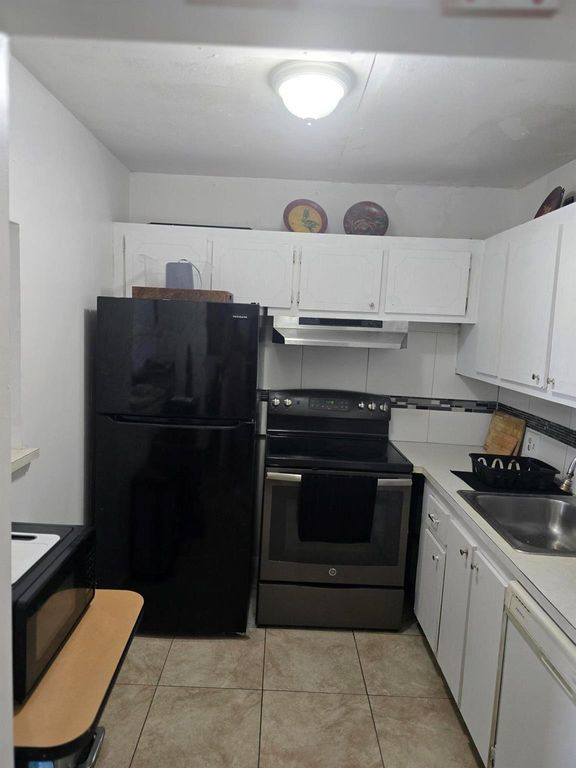 Image 10 of property listing at 41 Brighton A, Boca Raton, FL 33434