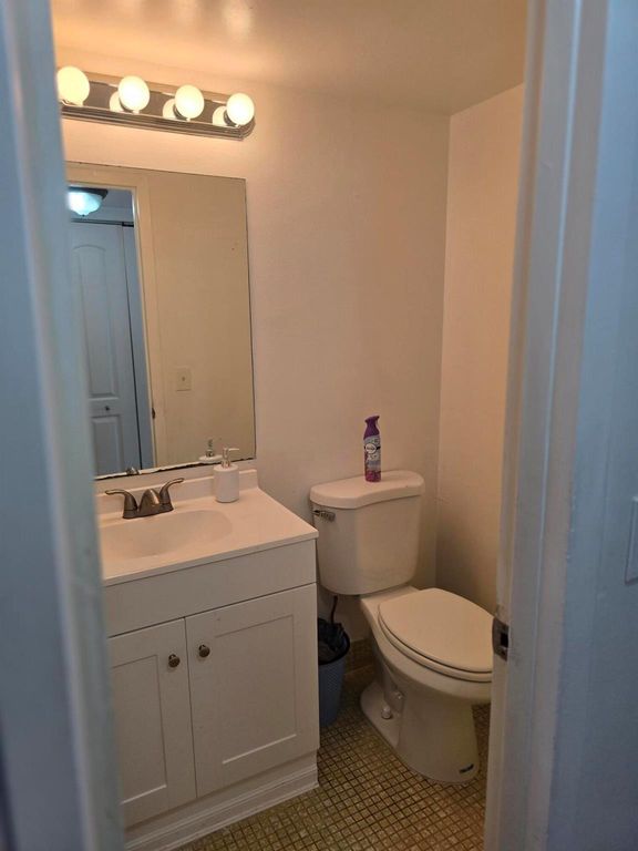 Image 11 of property listing at 41 Brighton A, Boca Raton, FL 33434