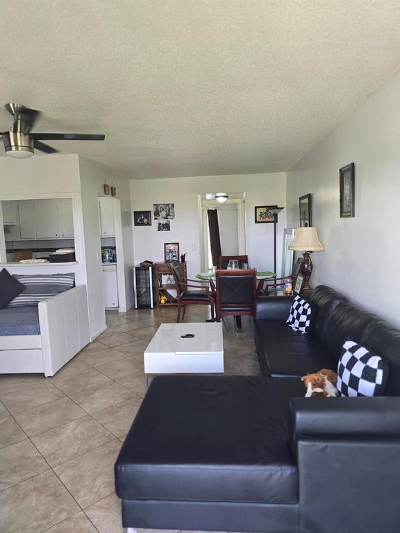 Image 7 of property listing at 41 Brighton A, Boca Raton, FL 33434