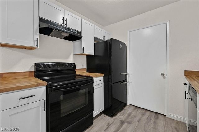 220 Mission Newport Lane 105, Las Vegas, NV 89107