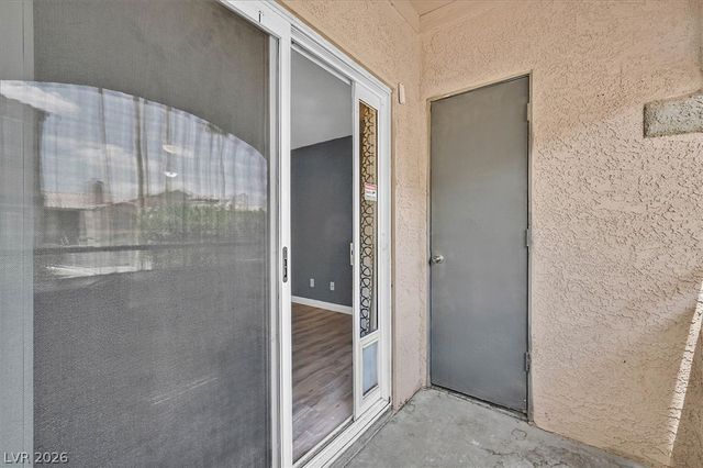 220 Mission Newport Lane 105, Las Vegas, NV 89107