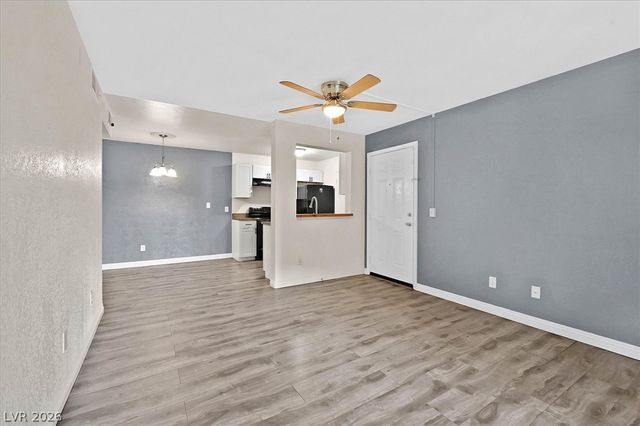 220 Mission Newport Lane 105, Las Vegas, NV 89107