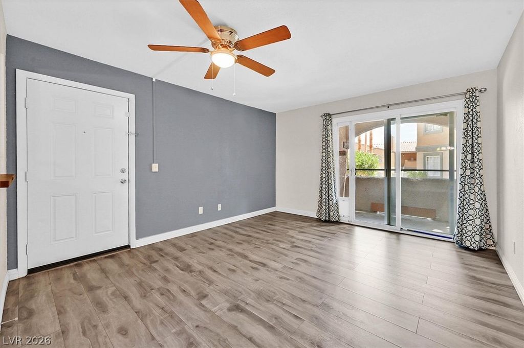 220 Mission Newport Lane 105, Las Vegas, NV 89107 — photo 4