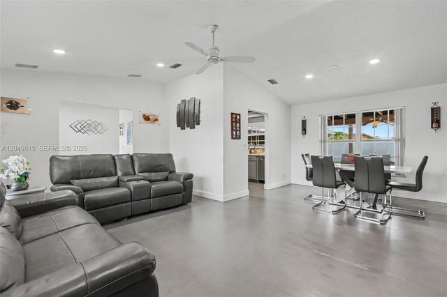 2403 SW 12th Ct, Deerfield Beach, FL 33442