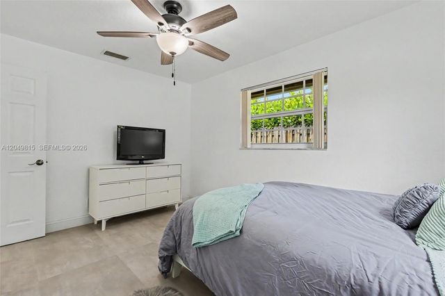 2403 SW 12th Ct, Deerfield Beach, FL 33442