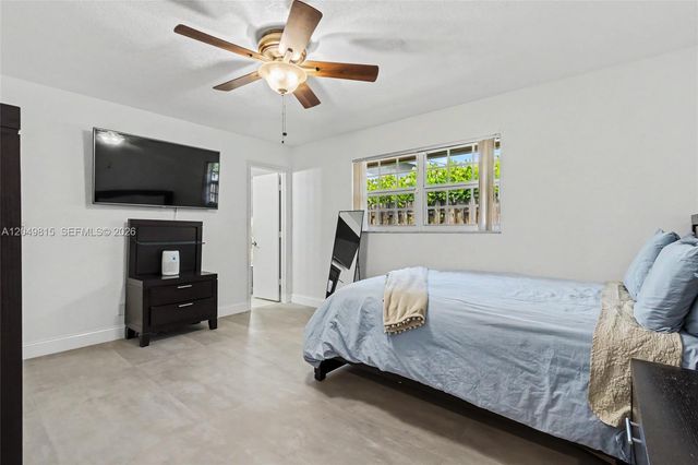2403 SW 12th Ct, Deerfield Beach, FL 33442