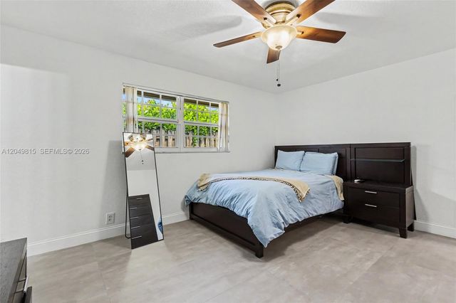 2403 SW 12th Ct, Deerfield Beach, FL 33442