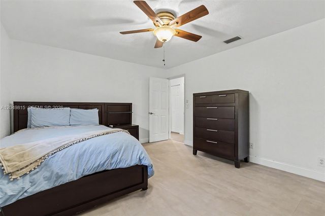 2403 SW 12th Ct, Deerfield Beach, FL 33442