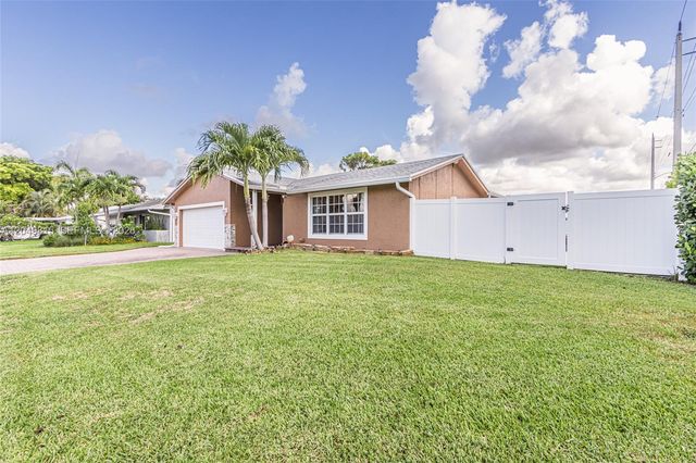 2403 SW 12th Ct, Deerfield Beach, FL 33442