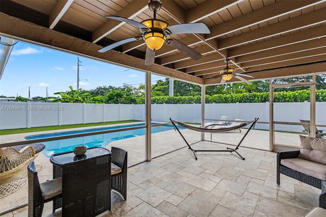 2403 SW 12th Ct, Deerfield Beach, FL 33442