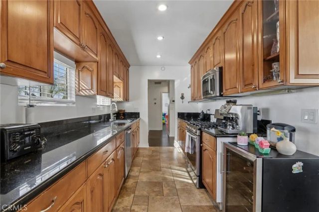 12643 Elkwood Street, North Hollywood, CA 91605