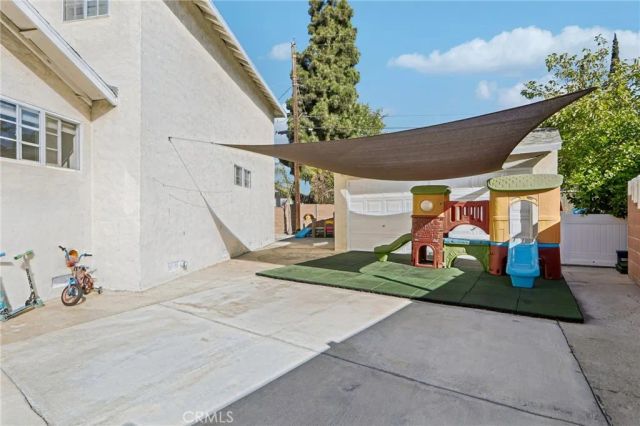12643 Elkwood Street, North Hollywood, CA 91605