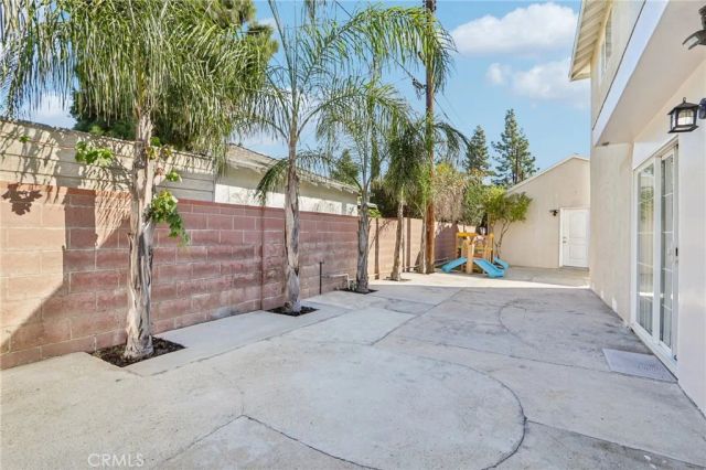 12643 Elkwood Street, North Hollywood, CA 91605