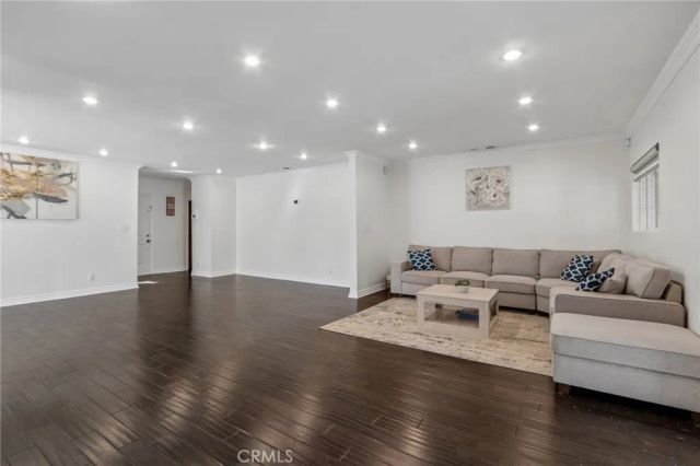 12643 Elkwood Street, North Hollywood, CA 91605