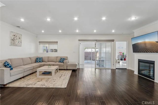 12643 Elkwood Street, North Hollywood, CA 91605