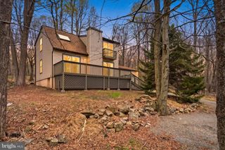 2231 OVERLOOK DR, Tobyhanna, PA 18466