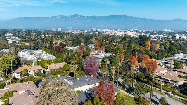 945 S Orange Grove Boulevard E, Pasadena, CA 91105