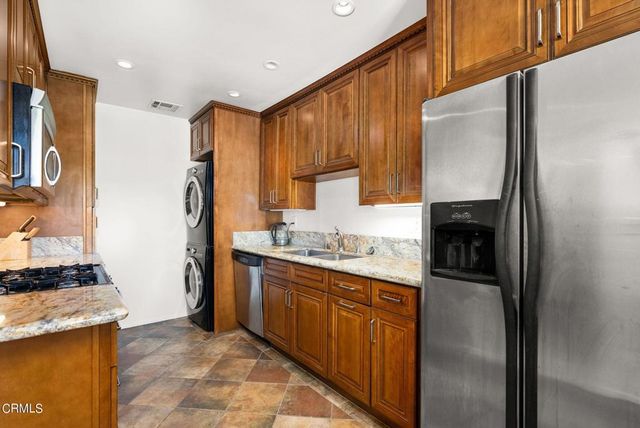 945 S Orange Grove Boulevard E, Pasadena, CA 91105