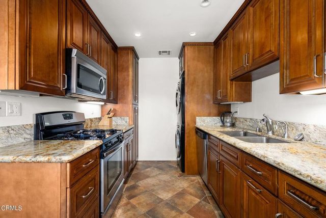 945 S Orange Grove Boulevard E, Pasadena, CA 91105