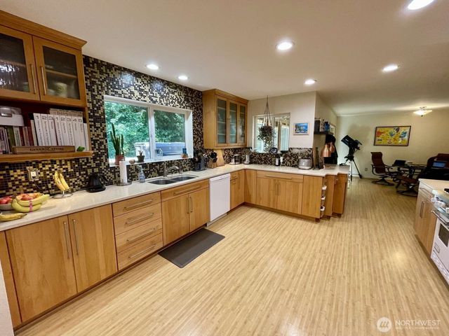 2497 Goss Ridge Road, Freeland, WA 98249