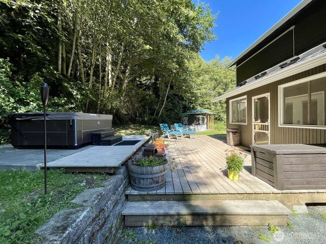 2497 Goss Ridge Road, Freeland, WA 98249