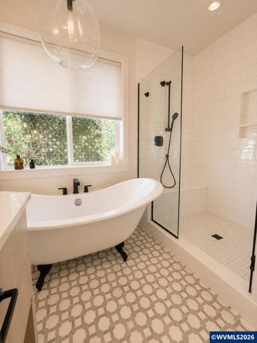 2611 Riverstone Lp NE, Albany, OR 97321